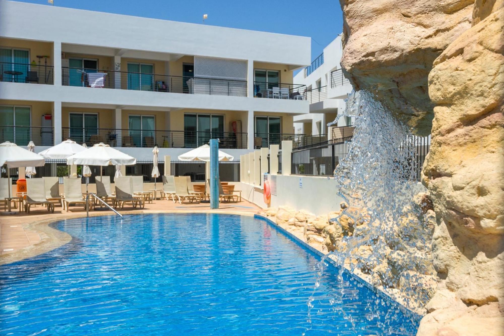 Seabreeze Apartment 200M Away From The Sea Paralimni Exterior photo